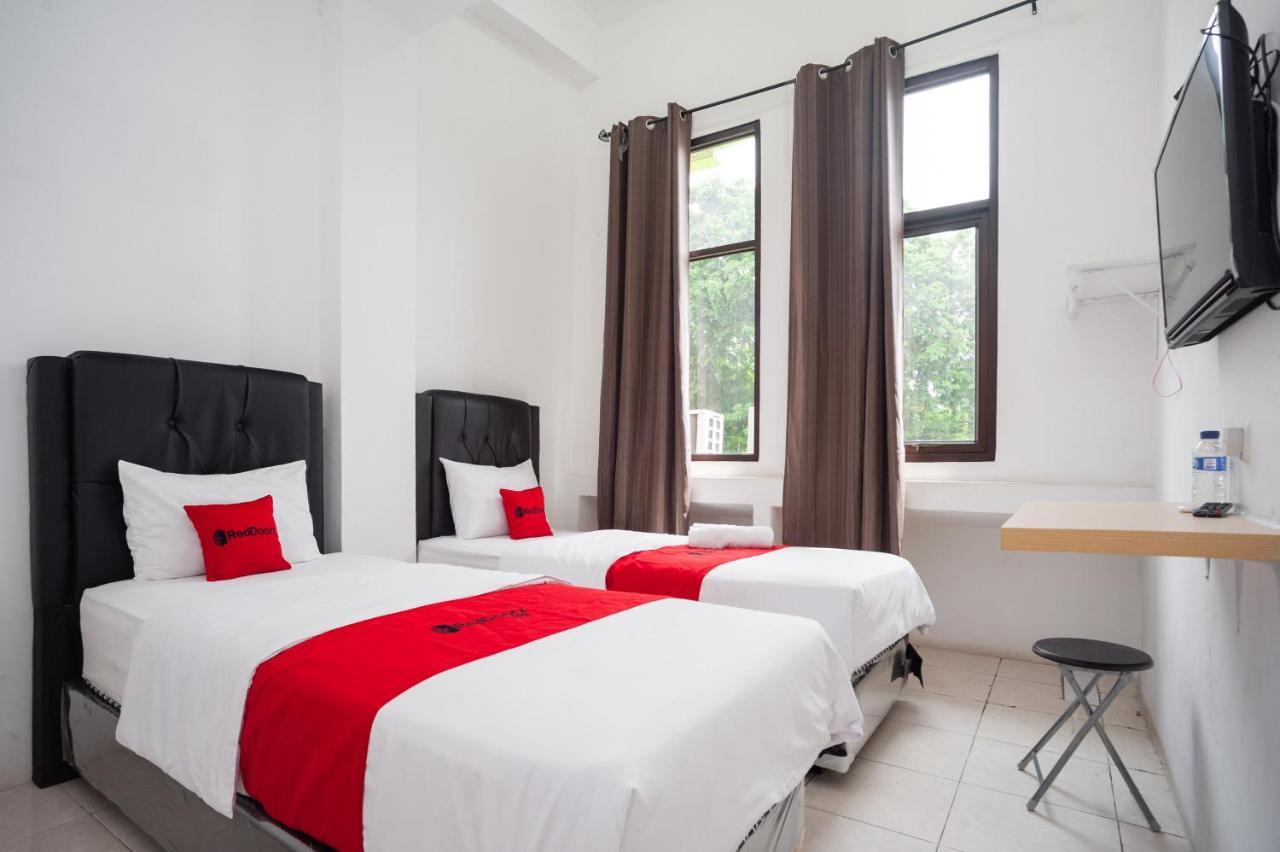 Reddoorz At Jalan Bangau Palembang Ξενοδοχείο Εξωτερικό φωτογραφία